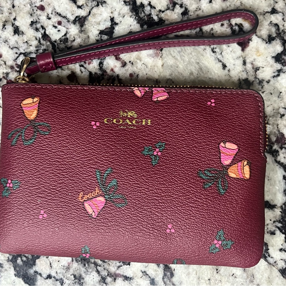 COACH Wristlet Holiday Bells Print CE920 NWOT